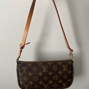 Pouchette Brown Monogram Bag - Zip closure